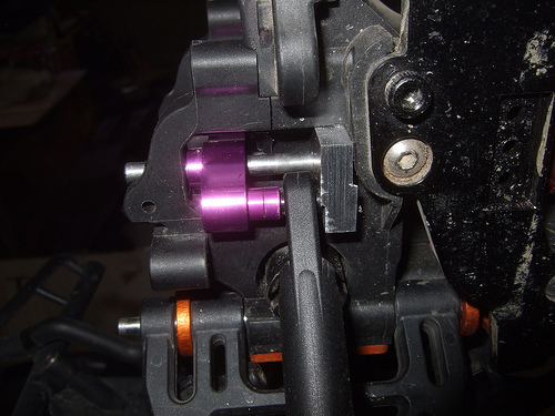 Savage 5T Flux-  Hitec HS-7950TH HV Servo