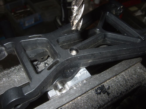 Savage 5T - You can see in this picture that the screw is sitting inside the A-Arm