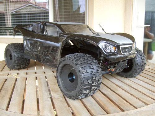 Savage 5T - Here are a few shots with the Proline Desert Rat 5T body on