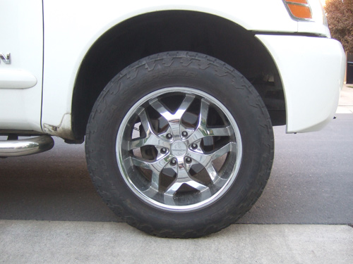 Nissan Titan 20" Wheels/ Nitto Terra Grappler 275/65R20 - close up