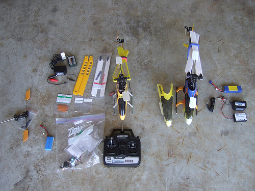 Esky Honey Bee King 2 & Eflite Blade 400